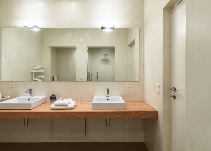 Tigli By Quokka 360 - Bright Lakeside Flat *