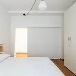 Tigli By Quokka 360 - Bright Lakeside Flat